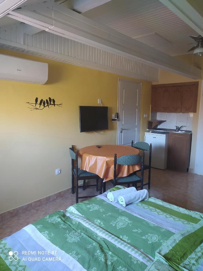 Apartmanhaz Gabriella Harkany Exterior photo