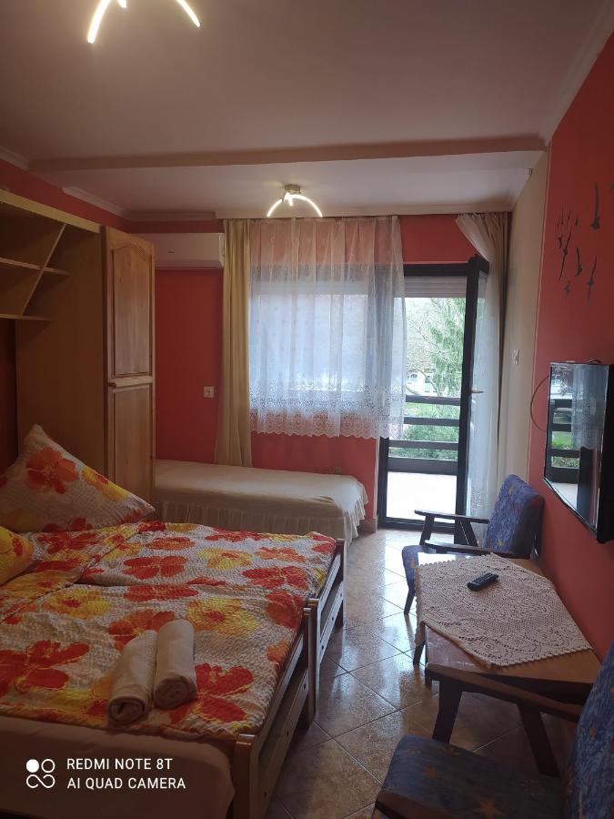 Apartmanhaz Gabriella Harkany Exterior photo
