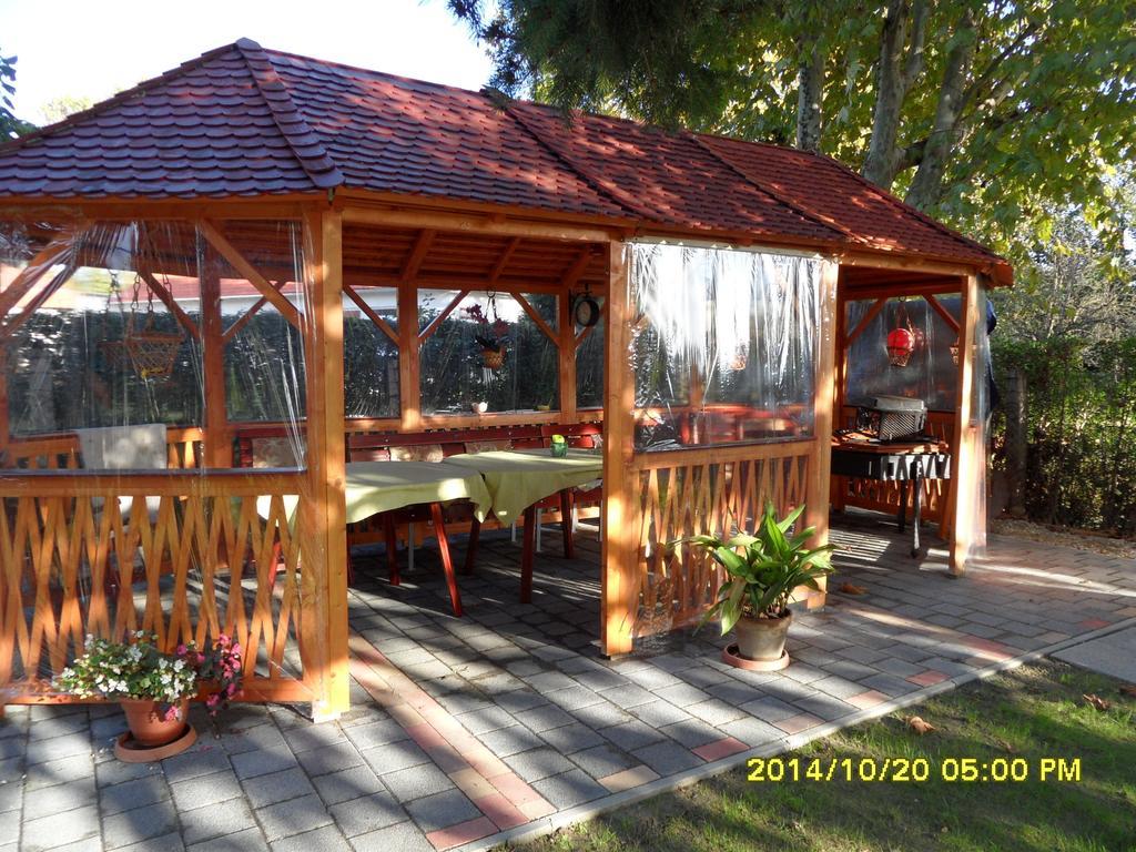 Apartmanhaz Gabriella Harkany Exterior photo