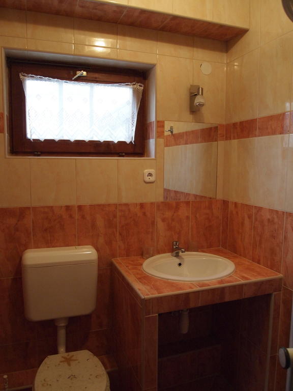 Apartmanhaz Gabriella Harkany Room photo