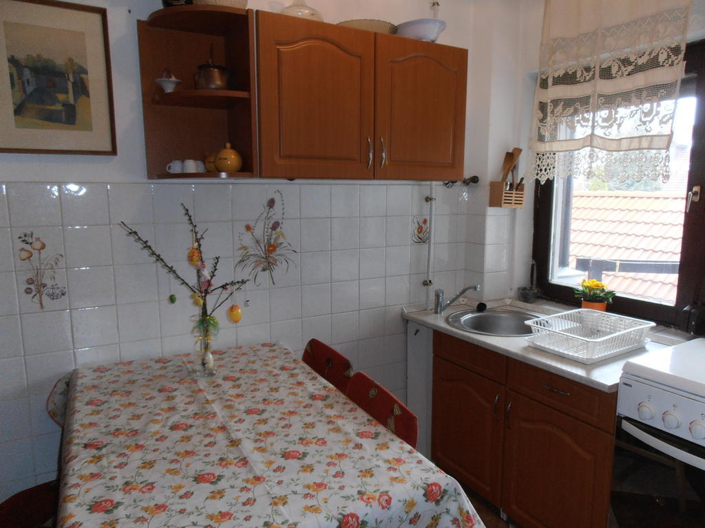 Apartmanhaz Gabriella Harkany Room photo