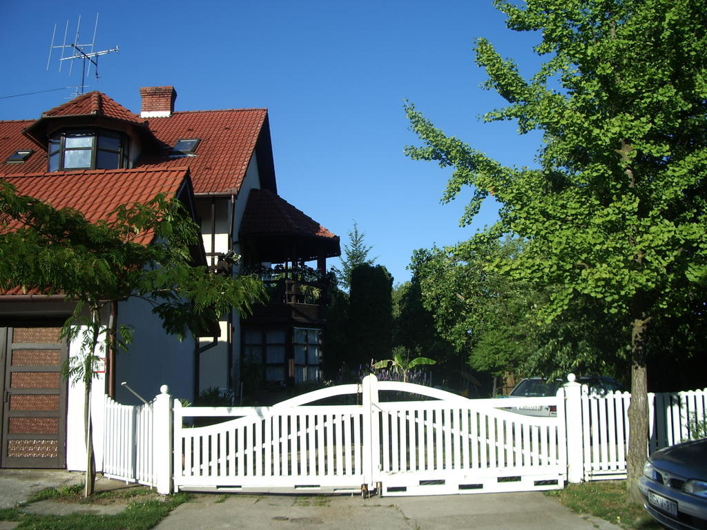 Apartmanhaz Gabriella Harkany Exterior photo